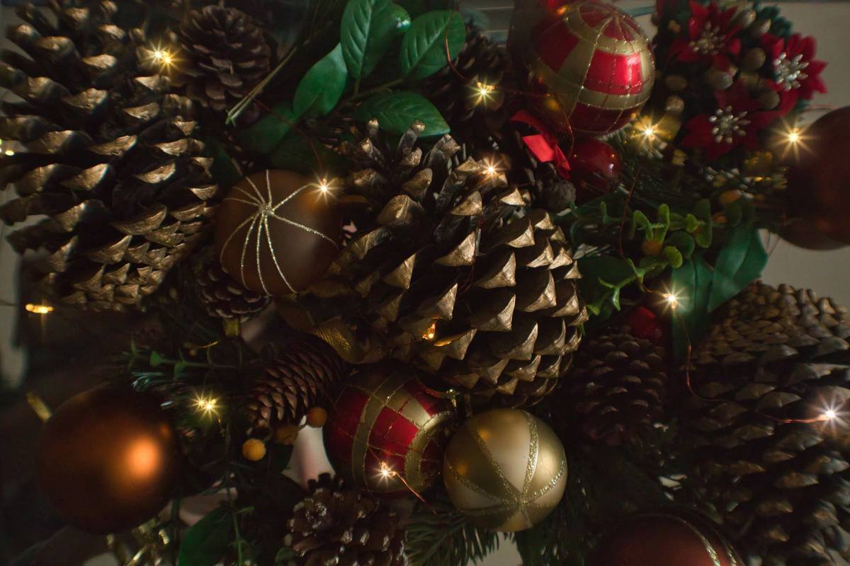 23 Pinecone Craft Ideas That’ll Make Your Christmas Look Like Martha Stewart’s (Minus the Stress)