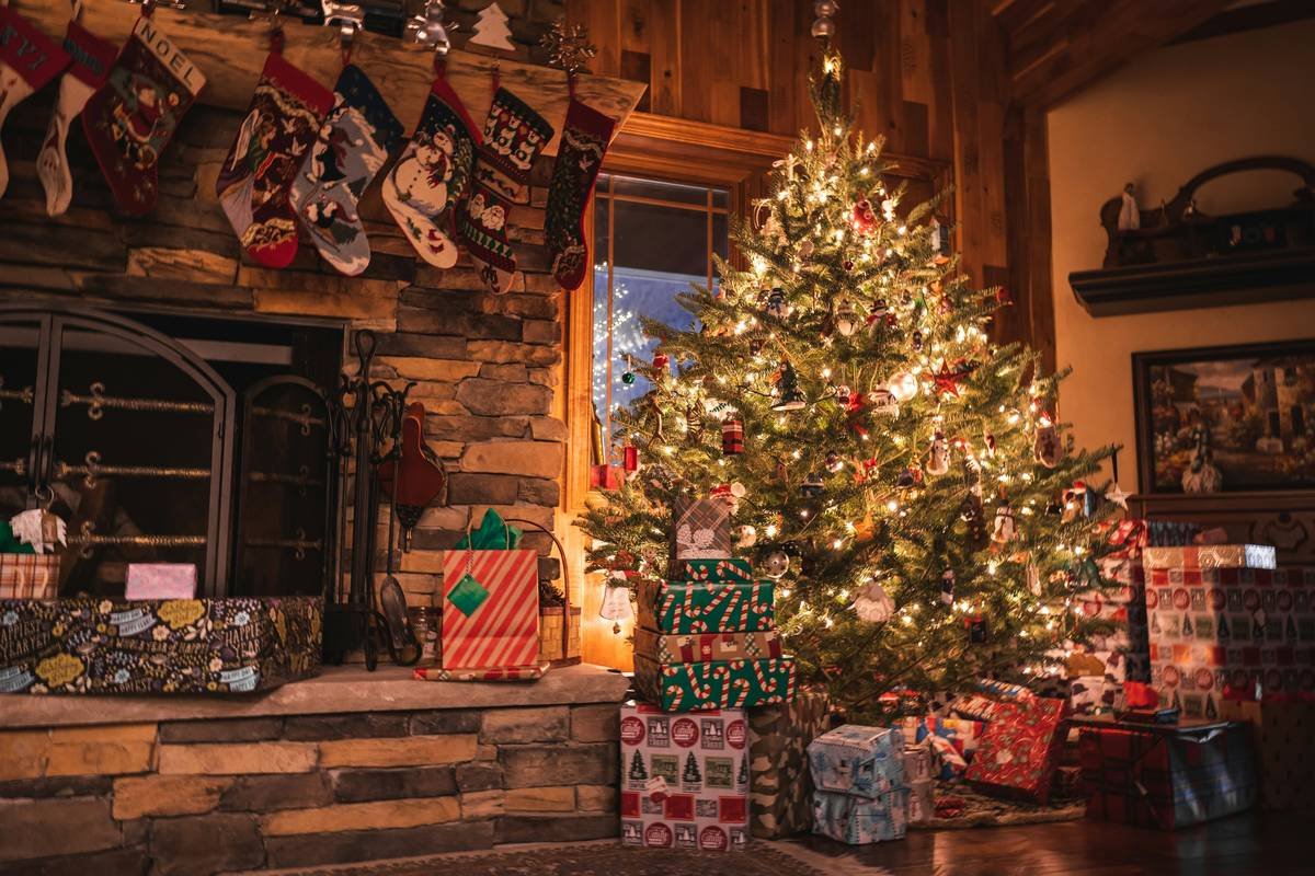 Why Heirloom Quality Glass Christmas Ornaments Are Worth the Investment